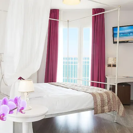 Regent's 4*