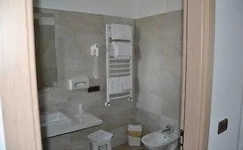 Regent's 4*